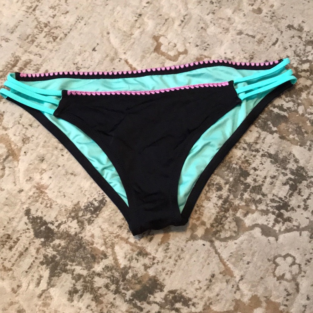 Shade and Shore Cheeky Bikini Bottom Size L NWT